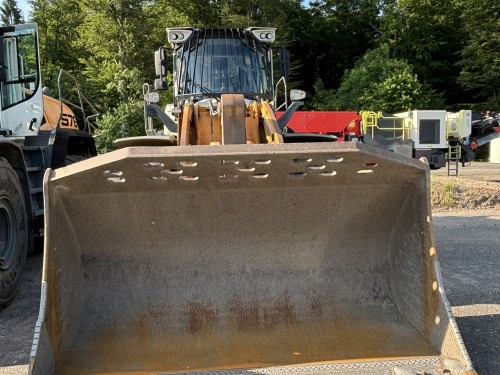 Liebherr L576